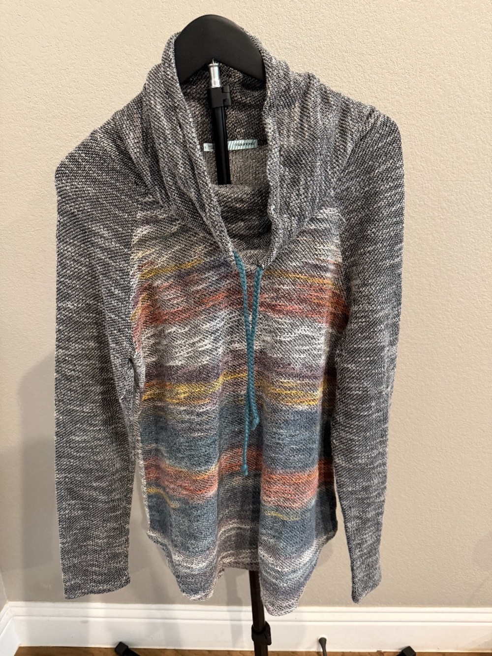 Maurice's cowl neck tunic top size large